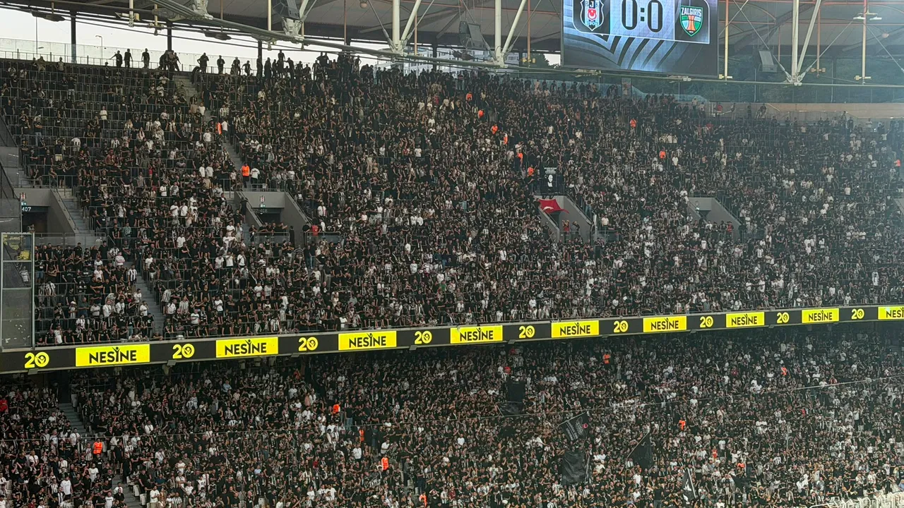 Besiktas-Kauno-Zalgiris-macinda-tribunler-renklendi-featured