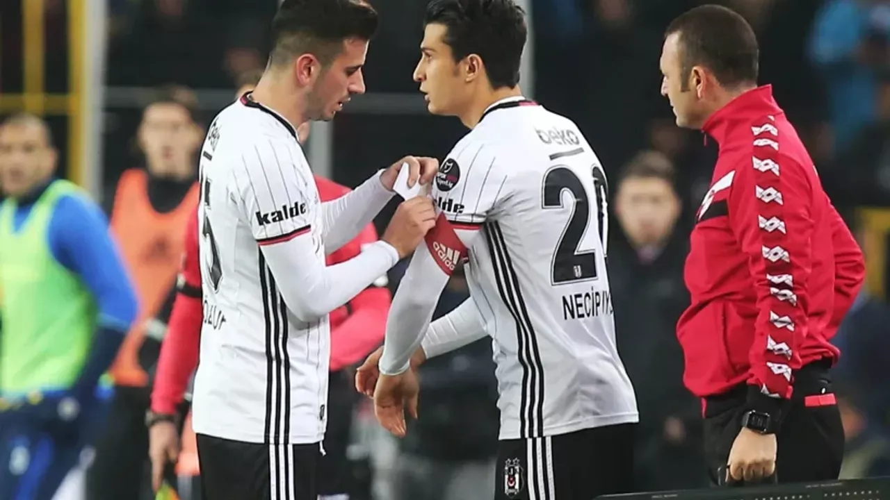 Necip Uysal, Beşiktaş'tan ayrılırken duygusal açıklamalarda bulundu Necip-Uysal-Besiktas8217tan-ayrilirken-duygusal-aciklamalarda-bulundu-featured